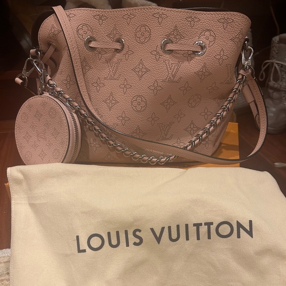 Beautiful Louis Vuitton Bella handbag - Picture 4 of 4